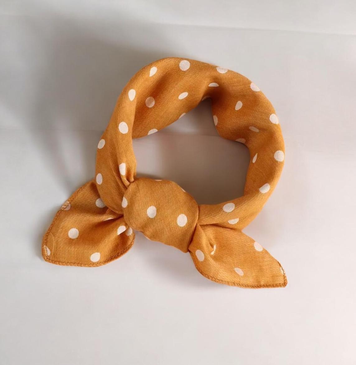 Bandana   Karry    Hvide Prikker